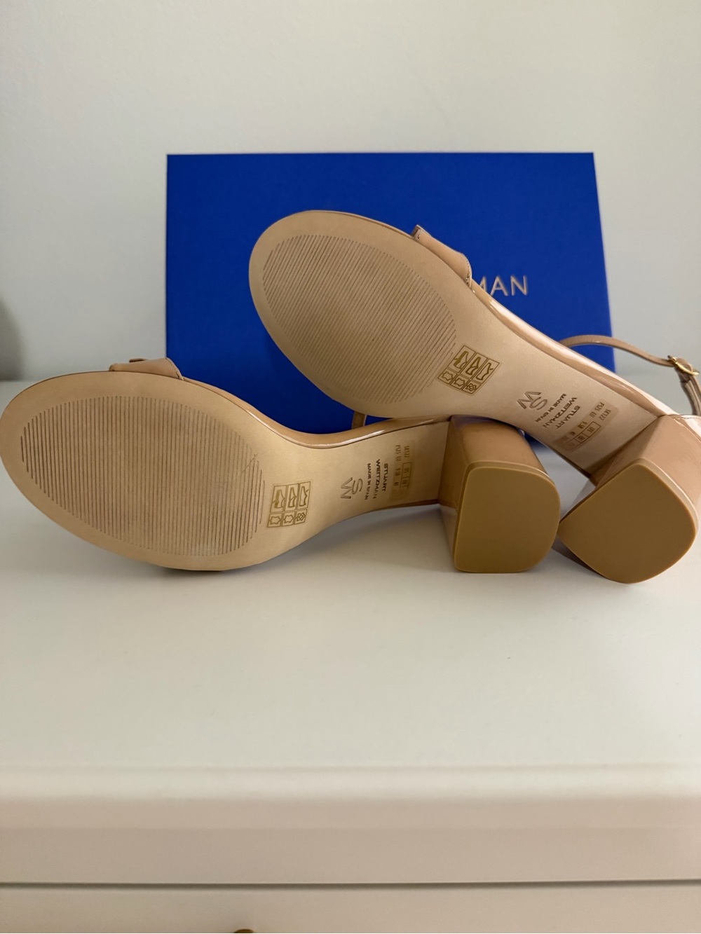 Stuart Weitzman Nude Patent Leather Bow Block-Heel Sandals - Nudist Felicity - Picture 3 of 4